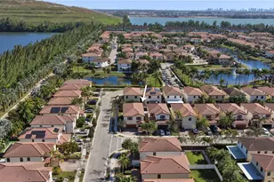 8895 NW 100th Pl, Doral, FL 33178 - Photo 48