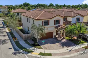8895 NW 100th Pl, Doral, FL 33178 - Photo 52