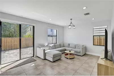 8895 NW 100th Pl, Doral, FL 33178 - Photo 20