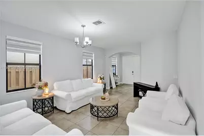 8895 NW 100th Pl, Doral, FL 33178 - Photo 6