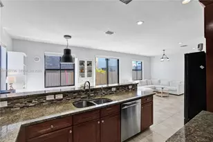 8895 NW 100th Pl, Doral, FL 33178 - Photo 18