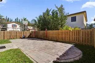 8895 NW 100th Pl, Doral, FL 33178 - Photo 40