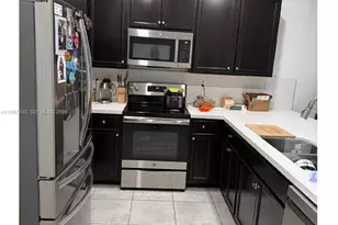 10628 W 33rd Way, Hialeah, FL 33018 - Photo 6