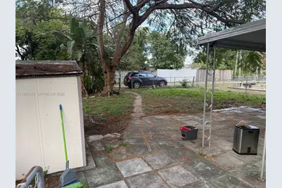 34 SW 5th St #2, Hallandale Beach, FL 33009 - Photo 12