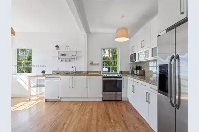 727 14th Pl #4, Miami Beach, FL 33139 - Photo 1