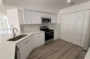 12637 SW 54th St, Miramar, FL 33027 - Photo 6