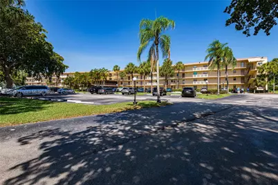 9355 SW 8th St #105, Boca Raton, FL 33428 - Photo 32