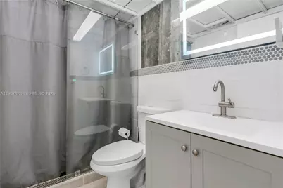 7302 NW 65th St, Tamarac, FL 33321 - Photo 8