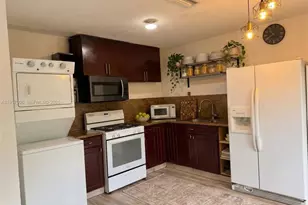 2671 NW 87th Ln, Sunrise, FL 33322 - Photo 2