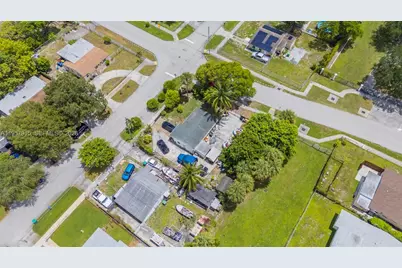 901 NW 34th Ter, Lauderhill, FL 33311 - Photo 22