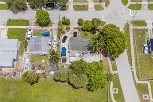 901 NW 34th Terrace, Lauderhill, FL 33311 - Photo 2