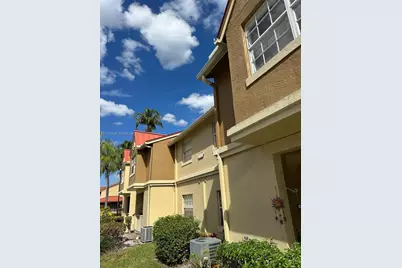18304 NW 68th Ave #H, Hialeah, FL 33015 - Photo 2