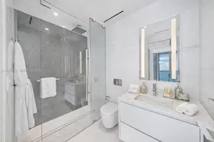 300 Biscayne Blvd Way, Miami, FL 33131 - Photo 30