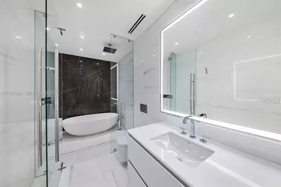 300 Biscayne Boulevard Way #3506W, Miami, FL 33131 - Photo 24