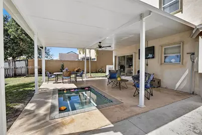 9710 SW 9th Ct, Pembroke Pines, FL 33025 - Photo 32