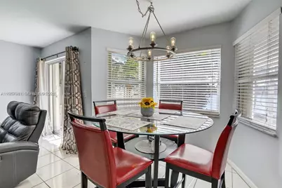 9710 SW 9th Ct, Pembroke Pines, FL 33025 - Photo 12