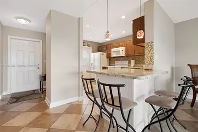 1000 NE 14th Ave #602, Hallandale Beach, FL 33009 - Photo 4