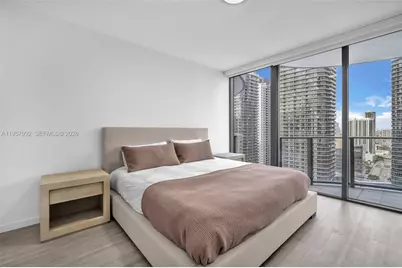 1000 Brickell Plz #3112, Miami, FL 33131 - Photo 24