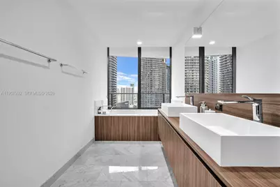 1000 Brickell Plz #3112, Miami, FL 33131 - Photo 28