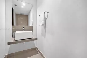 1000 Brickell Plaza, Miami, FL 33131 - Photo 30