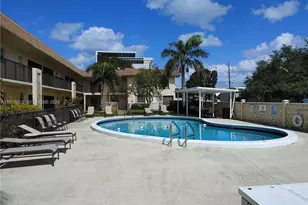 421 NE 1st St, Hallandale Beach, FL 33009 - Photo 18