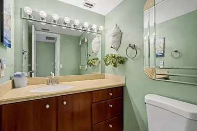 11930 N Bayshore Dr #606, North Miami, FL 33181 - Photo 18