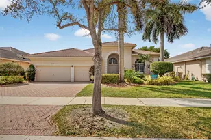 6353 SW 191st Ave, Pembroke Pines, FL 33332 - Photo 2
