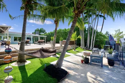 7910 Hawthorne Ave, Miami Beach, FL 33141 - Photo 30