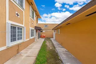 10285 NW 80th Ct, Hialeah Gardens, FL 33016 - Photo 20