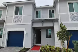 689 SE 13th St Cir, Homestead, FL 33034 - Photo 1