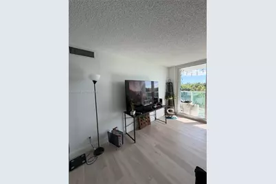 100 Bayview Dr #425, Sunny Isles Beach, FL 33160 - Photo 4