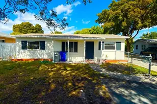 341 NE 25th Ct, Pompano Beach, FL 33064 - Photo 1