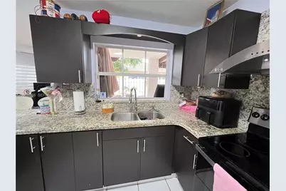 13249 NW 9th Ln, Miami, FL 33182 - Photo 20