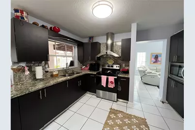 13249 NW 9th Ln, Miami, FL 33182 - Photo 18