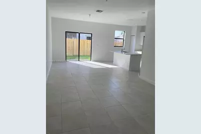 212 SW 159th Ter #0, Pembroke Pines, FL 33027 - Photo 4