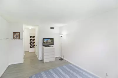 6600 Cypress Rd #105, Plantation, FL 33317 - Photo 16