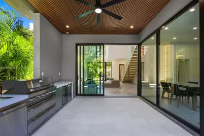 441 NW 44th St, Miami, FL 33127 - Photo 14