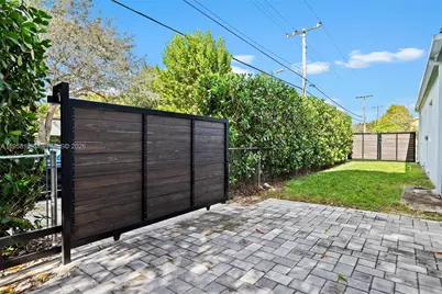2396 SW 20th St, Miami, FL 33145 - Photo 30