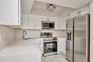 4240 Village Dr, Delray Beach, FL 33445 - Photo 6