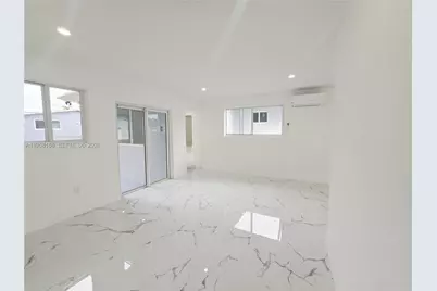 2530 NW 111th St, Miami, FL 33167 - Photo 16