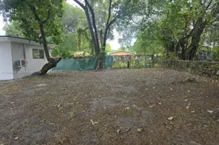 2530 NW 111th St, Miami, FL 33167 - Photo 52