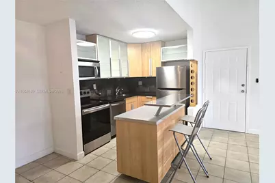 7195 NW 179th St #201, Hialeah, FL 33015 - Photo 2
