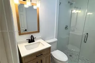 7195 NW 179th St, Hialeah, FL 33015 - Photo 14