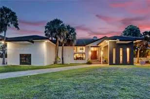 13724 SW 92nd Ct, Miami, FL 33176 - Photo 2