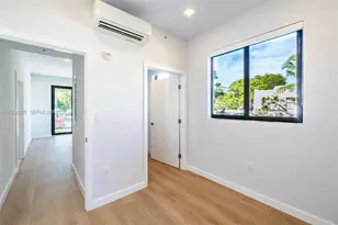 1376 SW 4th St, Miami, FL 33135 - Photo 12