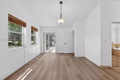 1251 E Wilshire Cir E, Pembroke Pines, FL 33027 - Photo 18