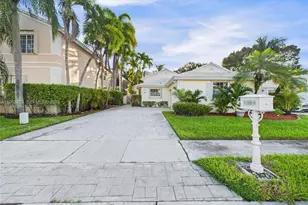 1251 E Wilshire Cir E, Pembroke Pines, FL 33027 - Photo 1