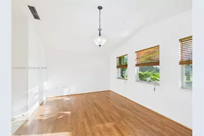 1251 E Wilshire Cir E, Pembroke Pines, FL 33027 - Photo 14