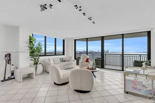 540 Brickell Key Dr, Miami, FL 33131 - Photo 2