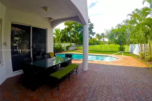 1675 NE 196th St, Miami, FL 33179 - Photo 4